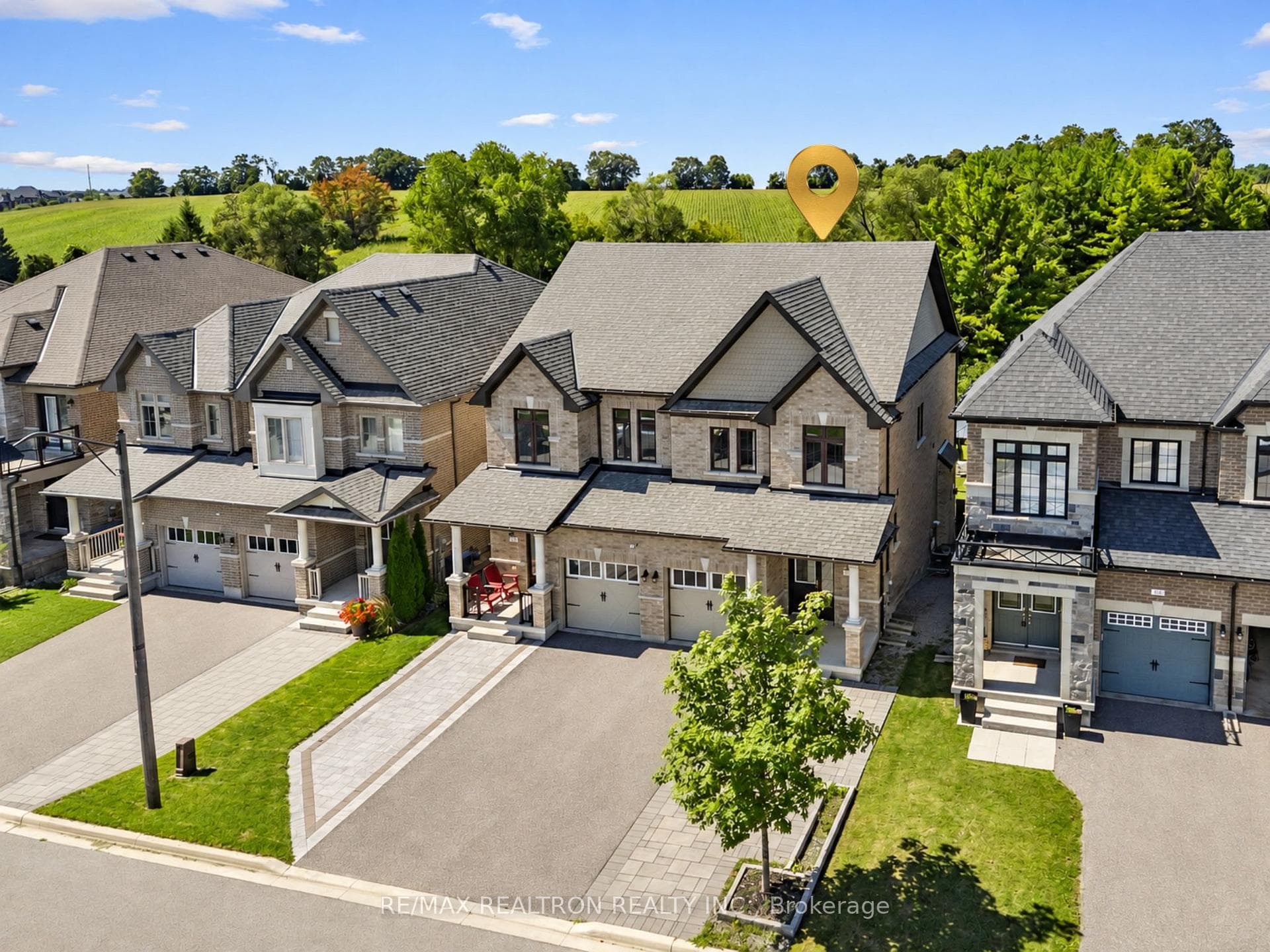 126 Countryman Road, East Gwillimbury, ON L9N 0N8, Sharon